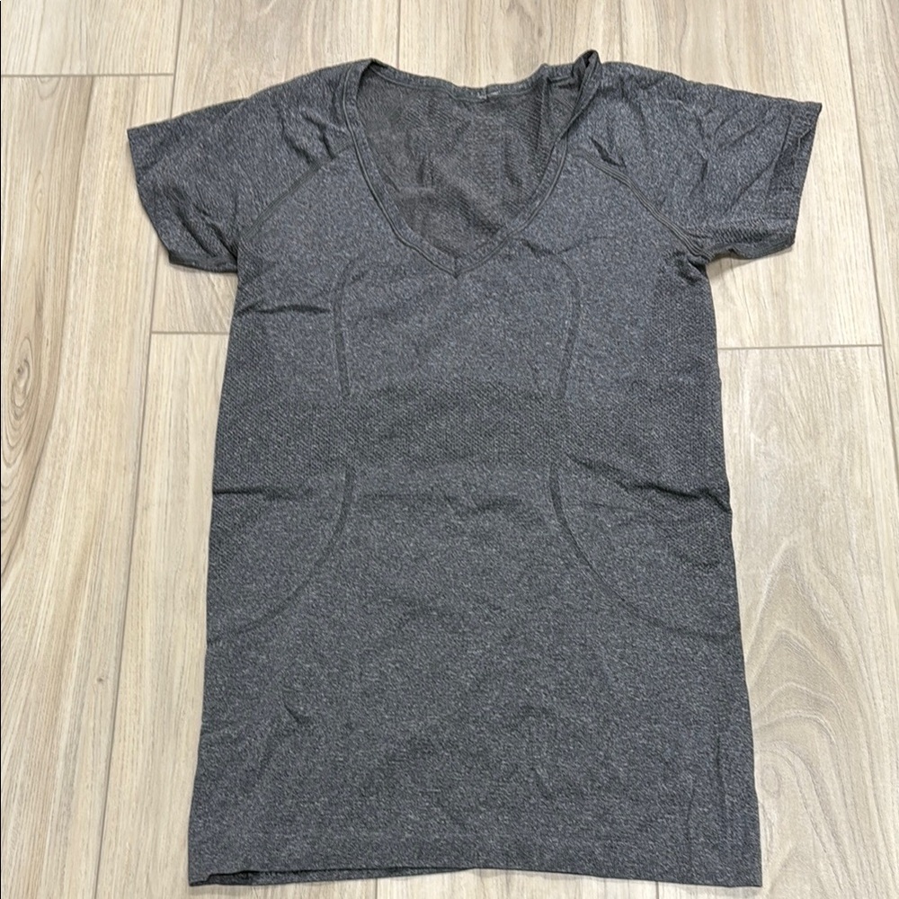Lululemon swiftly V Neck tee